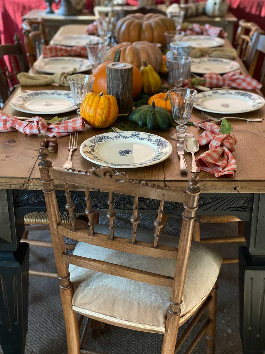 How to set a French vintage autumn table?
