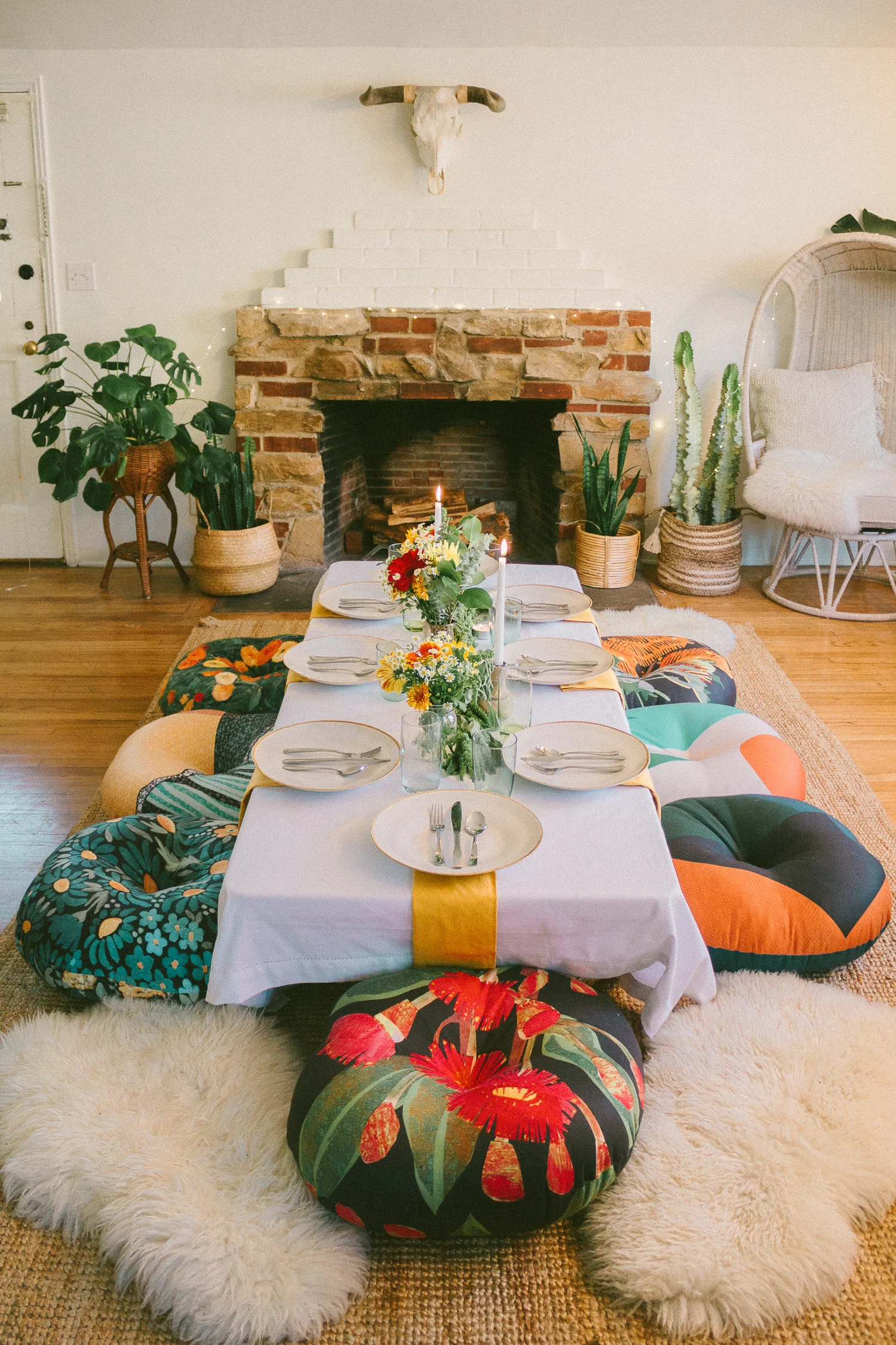 How To Style a Fun Floor-Seated Friendsgiving — black & blooms