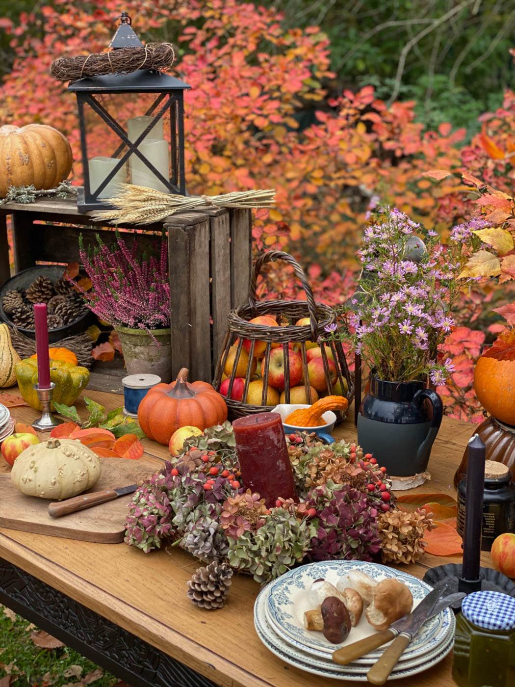 How to style an autumn farm table?