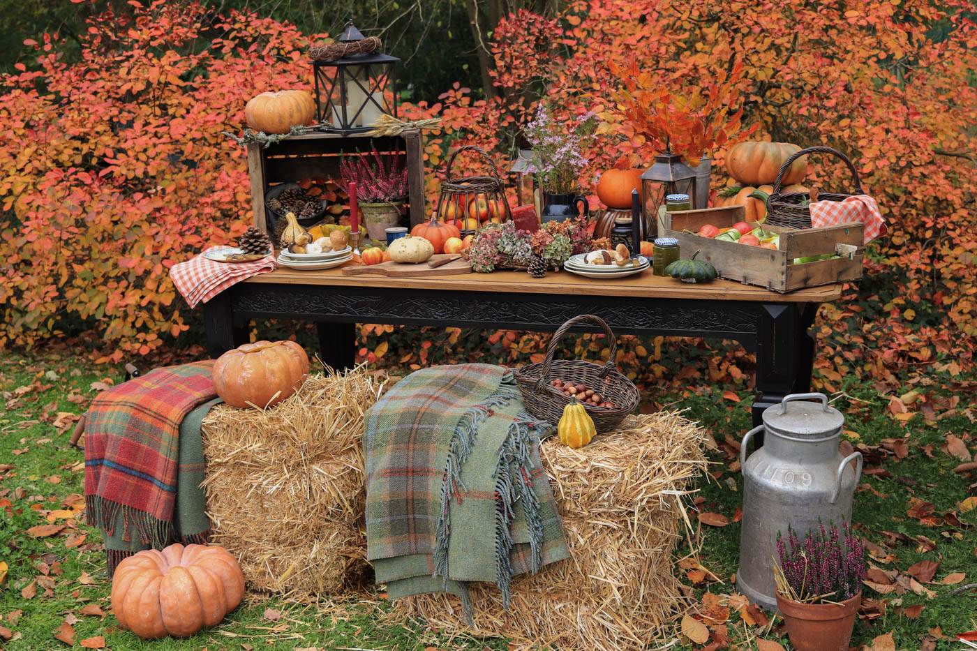 How to style an autumn farm table?