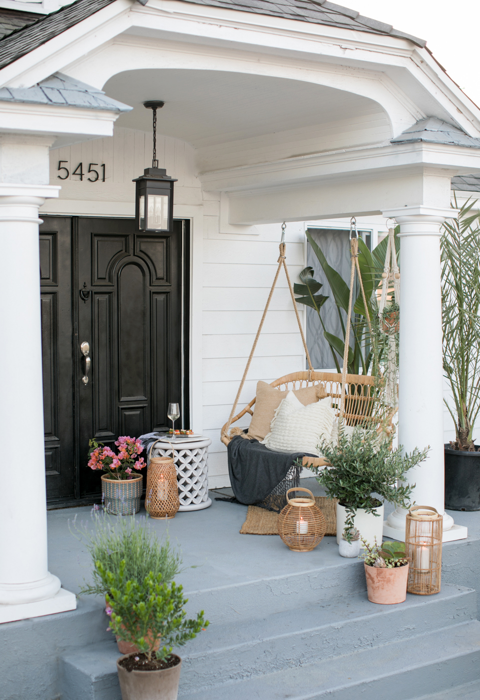 How to style your front porch for entertaining | Home decor | 100 Layer Cake