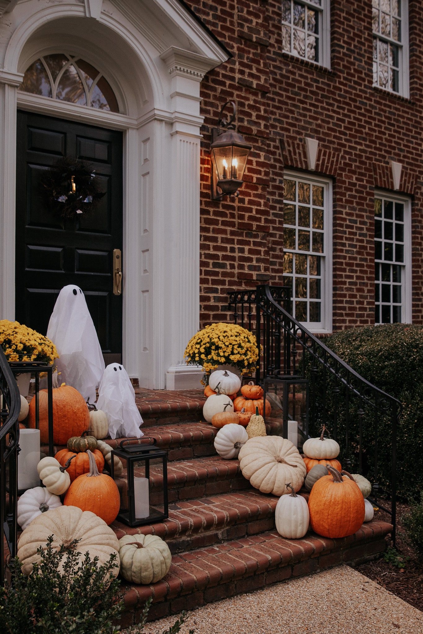 My Simple Halloween Porch Decor - Chris Loves Julia