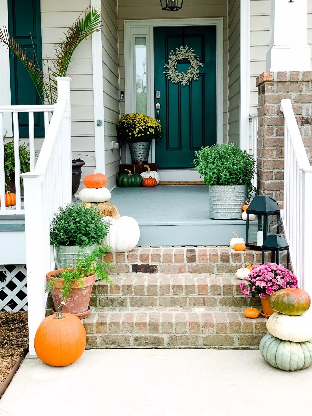 Our Inviting and Cozy Fall Front Porch Decor | lifestyle | I'm Fixin' To