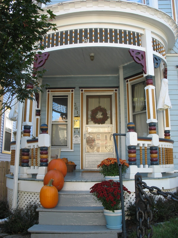 Porches on Parade for Fall - Hooked on Houses