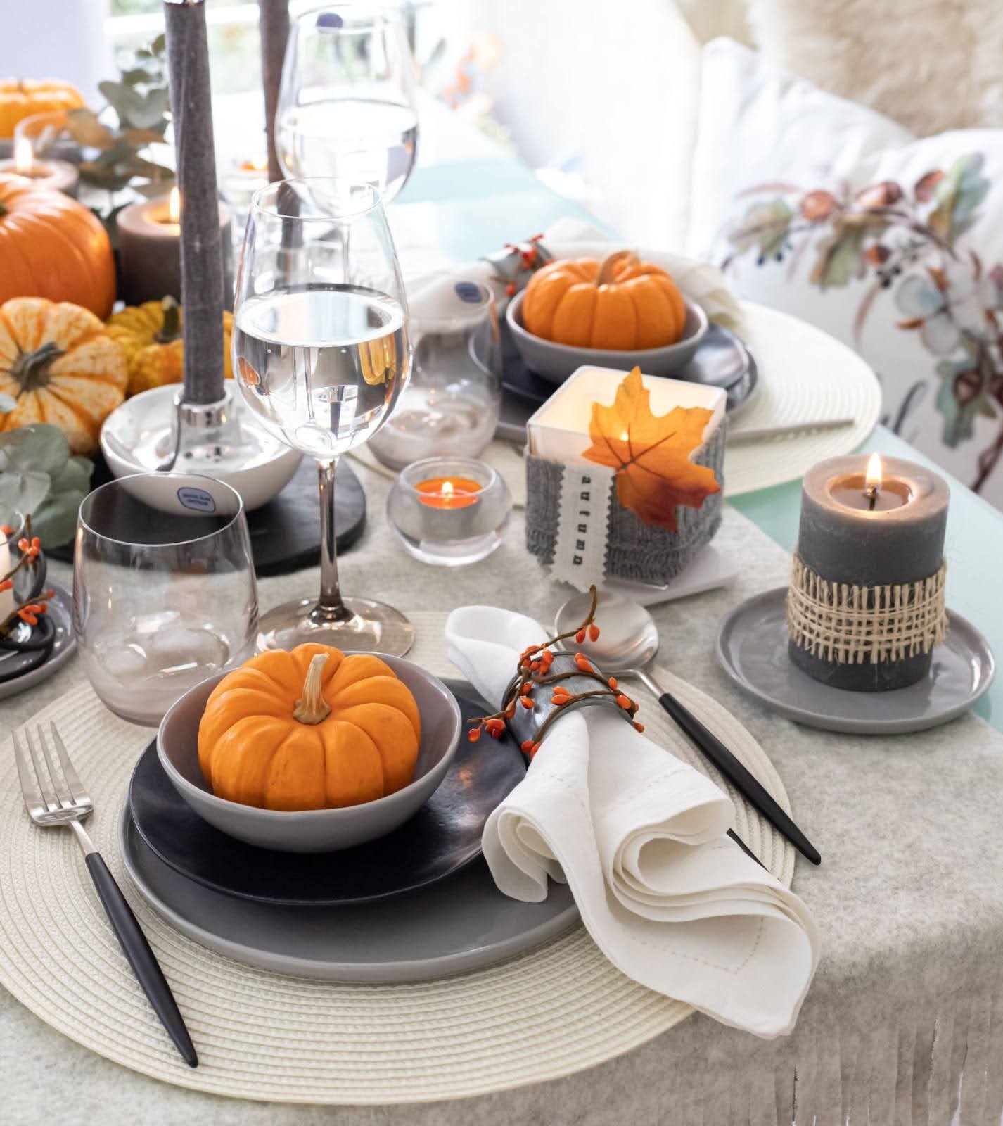 Thanksgiving Table Decor with Earthy Tones | eFavormart