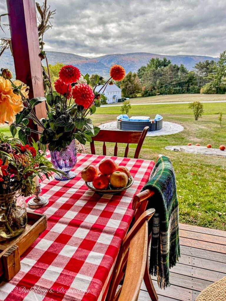 Vintage Fall Home Decor Ideas: Cozy & Timeless Autumn Styling