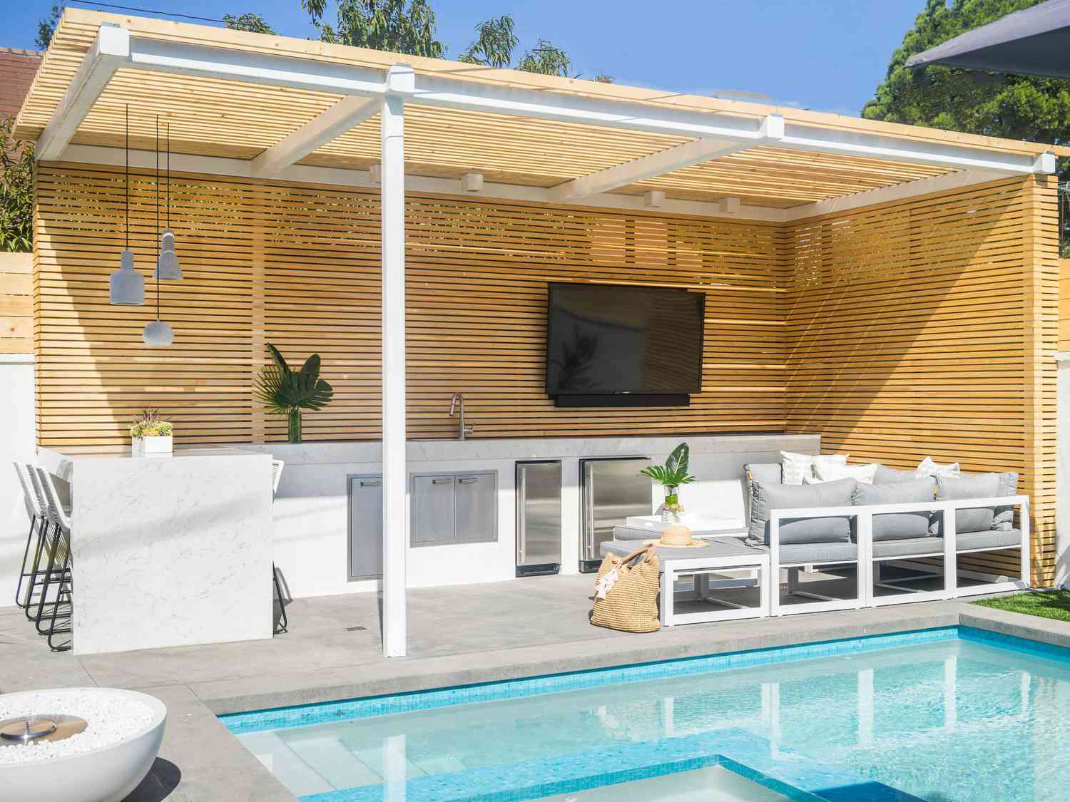 12 Pergola Roof Ideas That Work in Every Outdoor Space