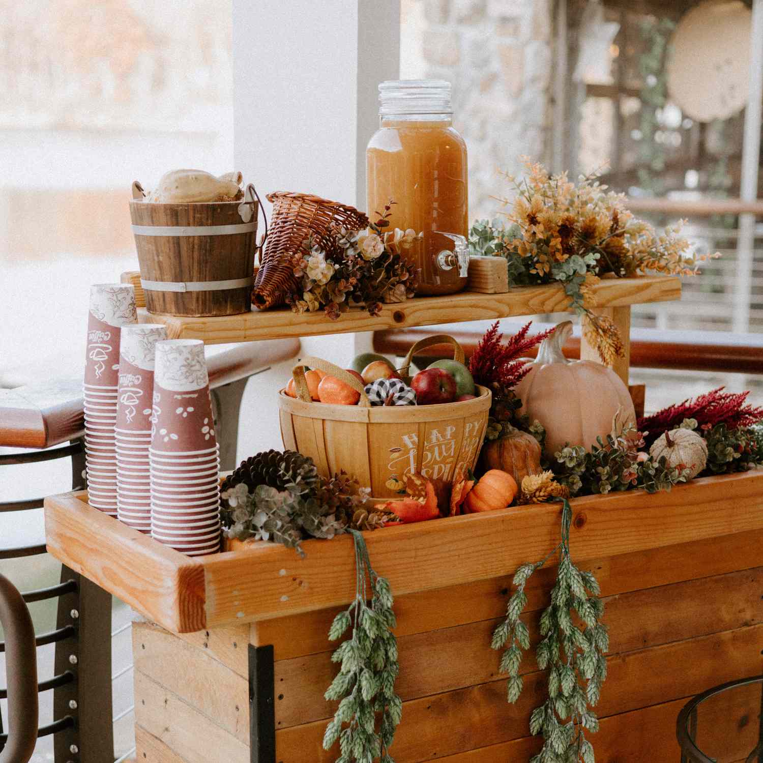 15 Apple Cider Bar Ideas for Your Fall Wedding