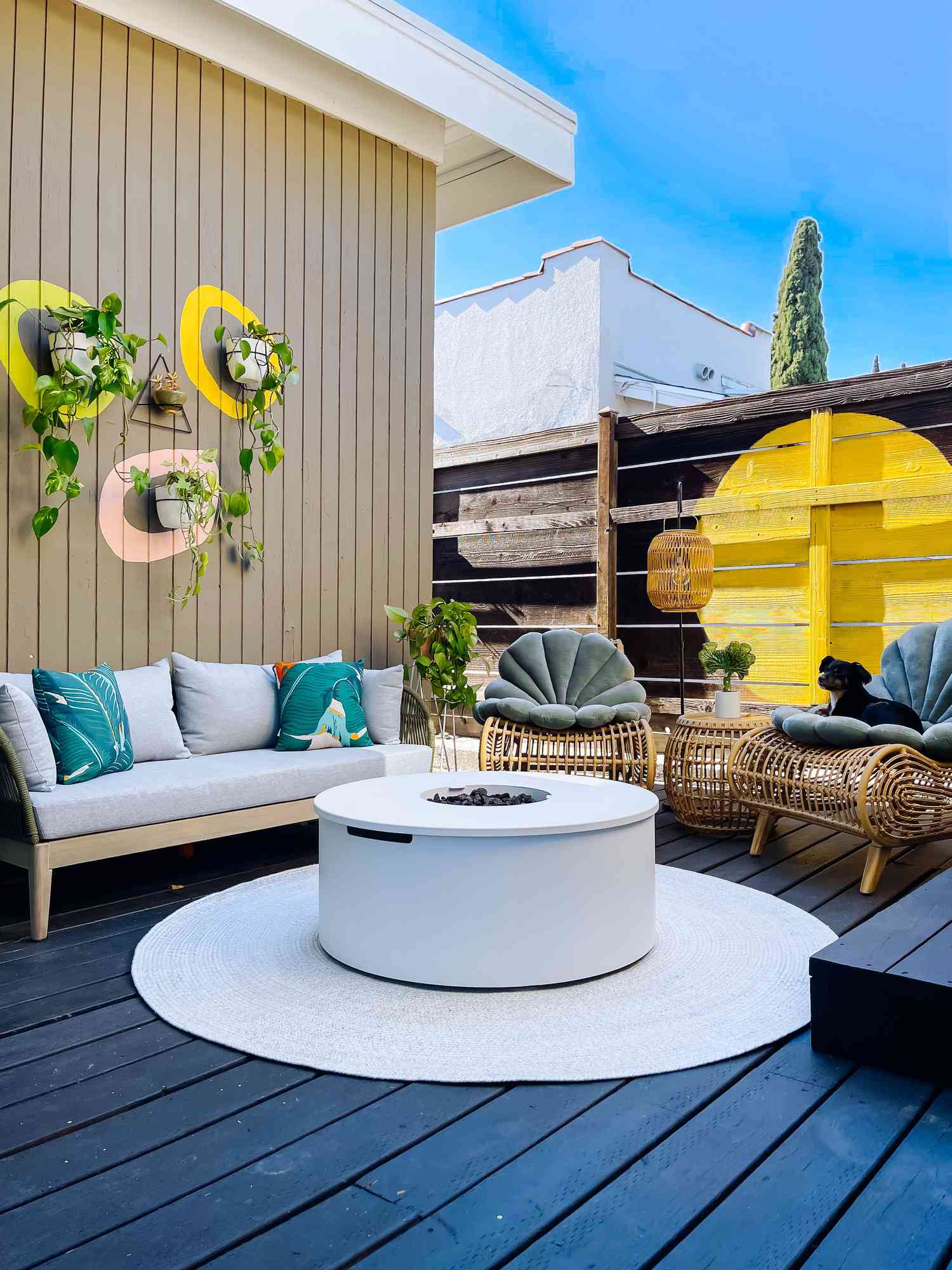 15 Deck Color Ideas That Might Surprise You