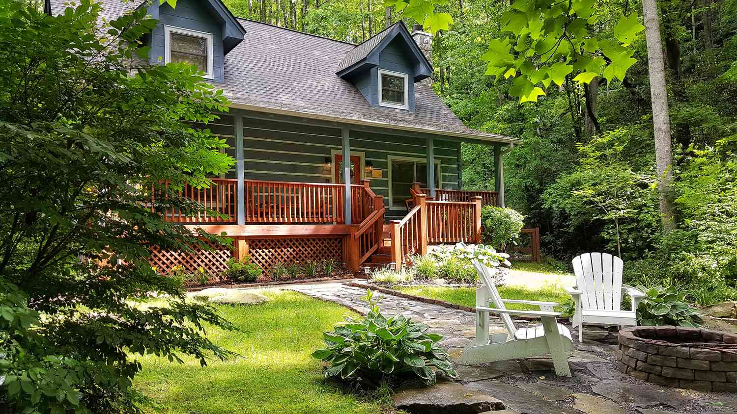 15 Deck Skirting Ideas That Will Smarten Up Your Yard