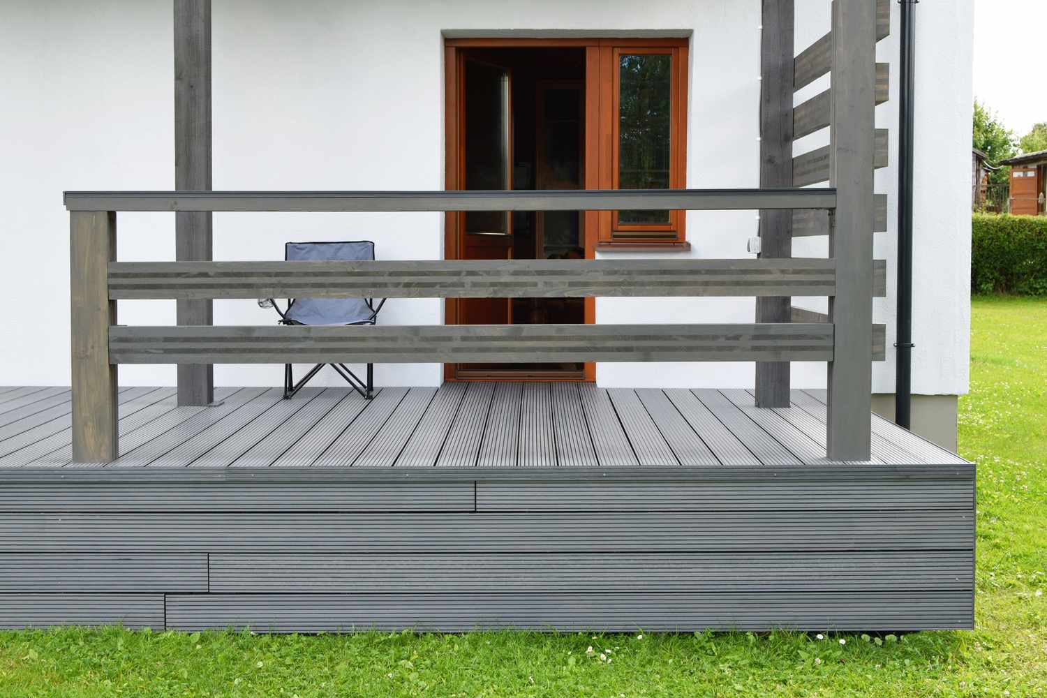 15 Deck Skirting Ideas That Will Smarten Up Your Yard