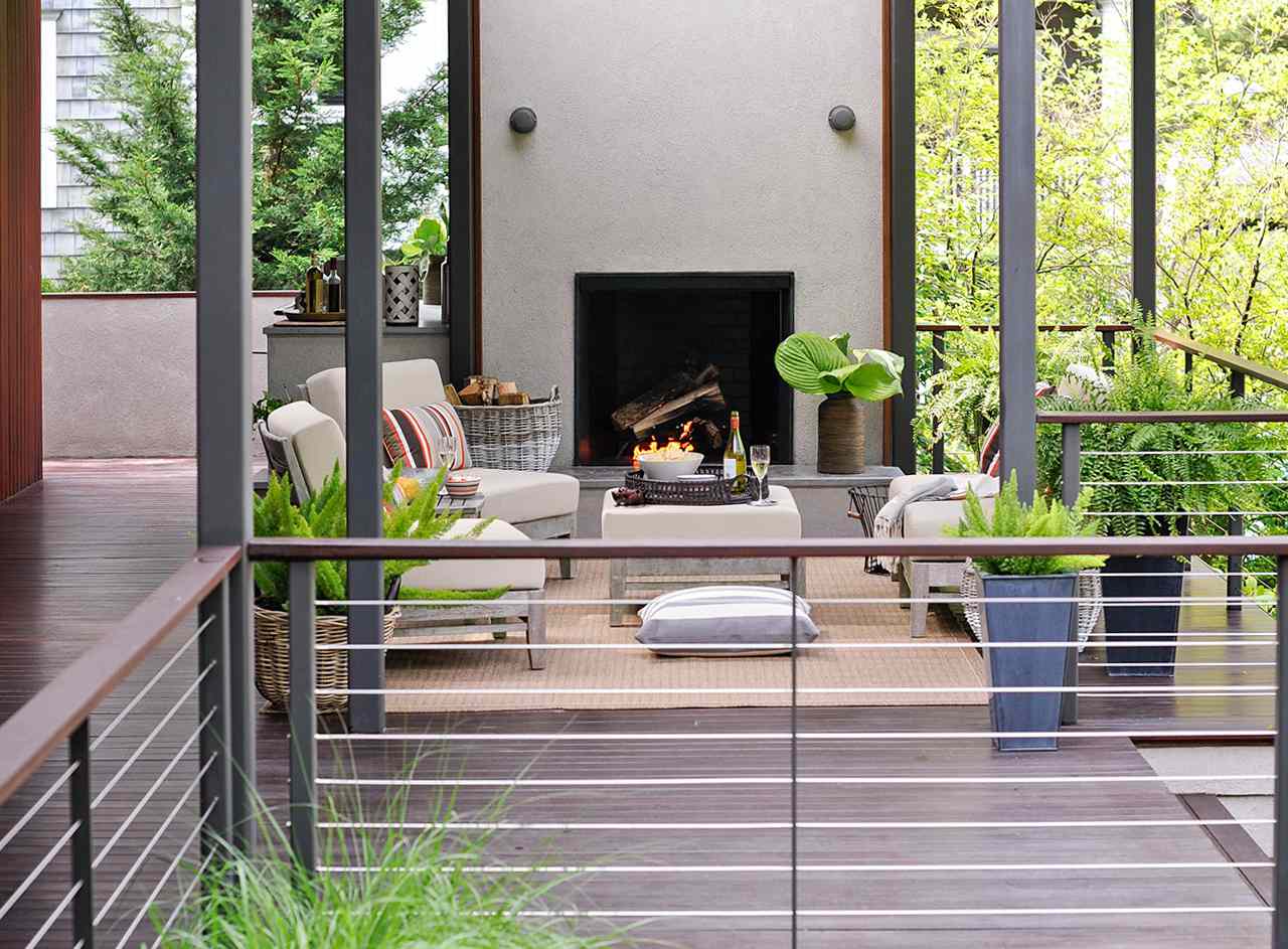 18 Creative Deck Railing Ideas to Update Your Outdoor Space