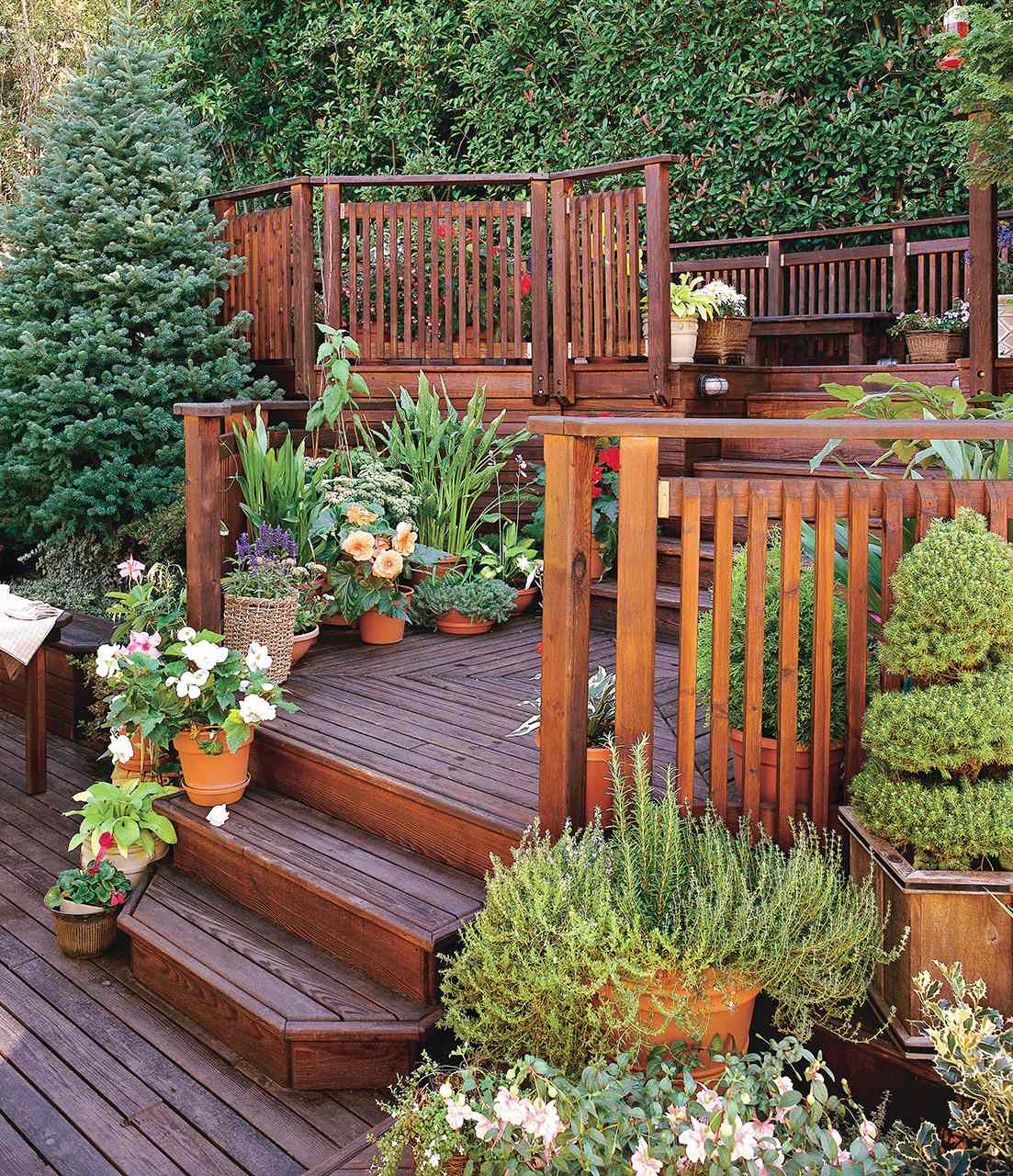 18 Creative Deck Railing Ideas to Update Your Outdoor Space