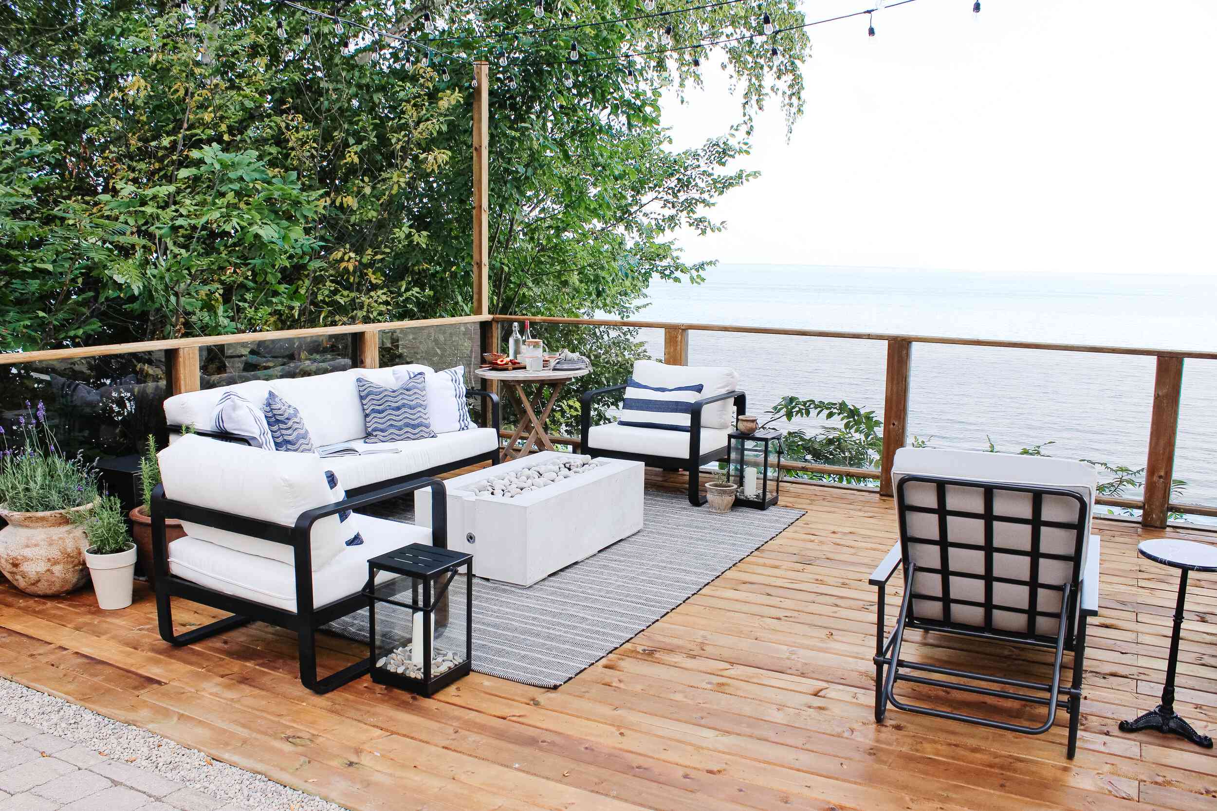 20 Patio Furniture Ideas to Help You Make the Most of Your Space
