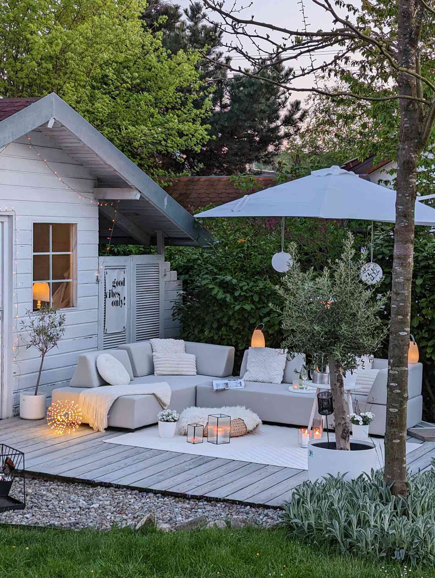 21 Small Deck Ideas on a Budget to Upgrade Your Entertaining Space