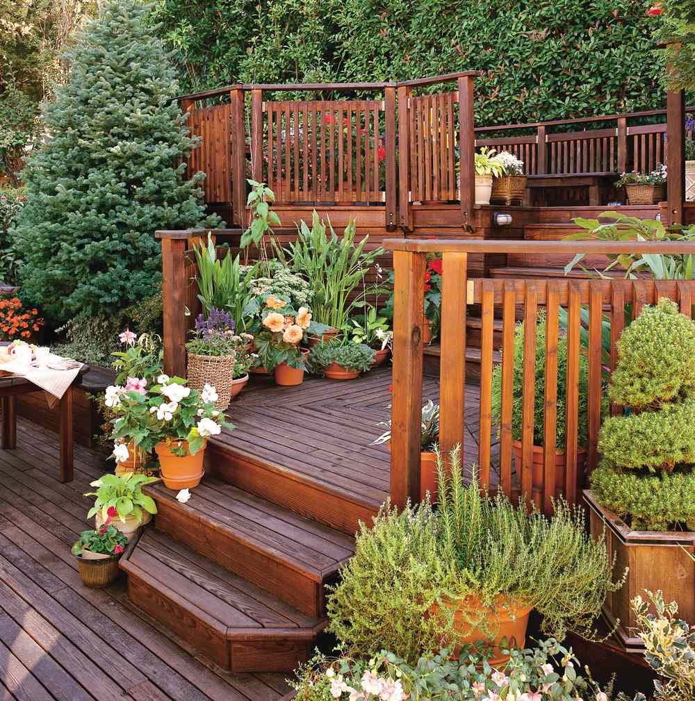 30 Ideas to Dress Up Your Deck
