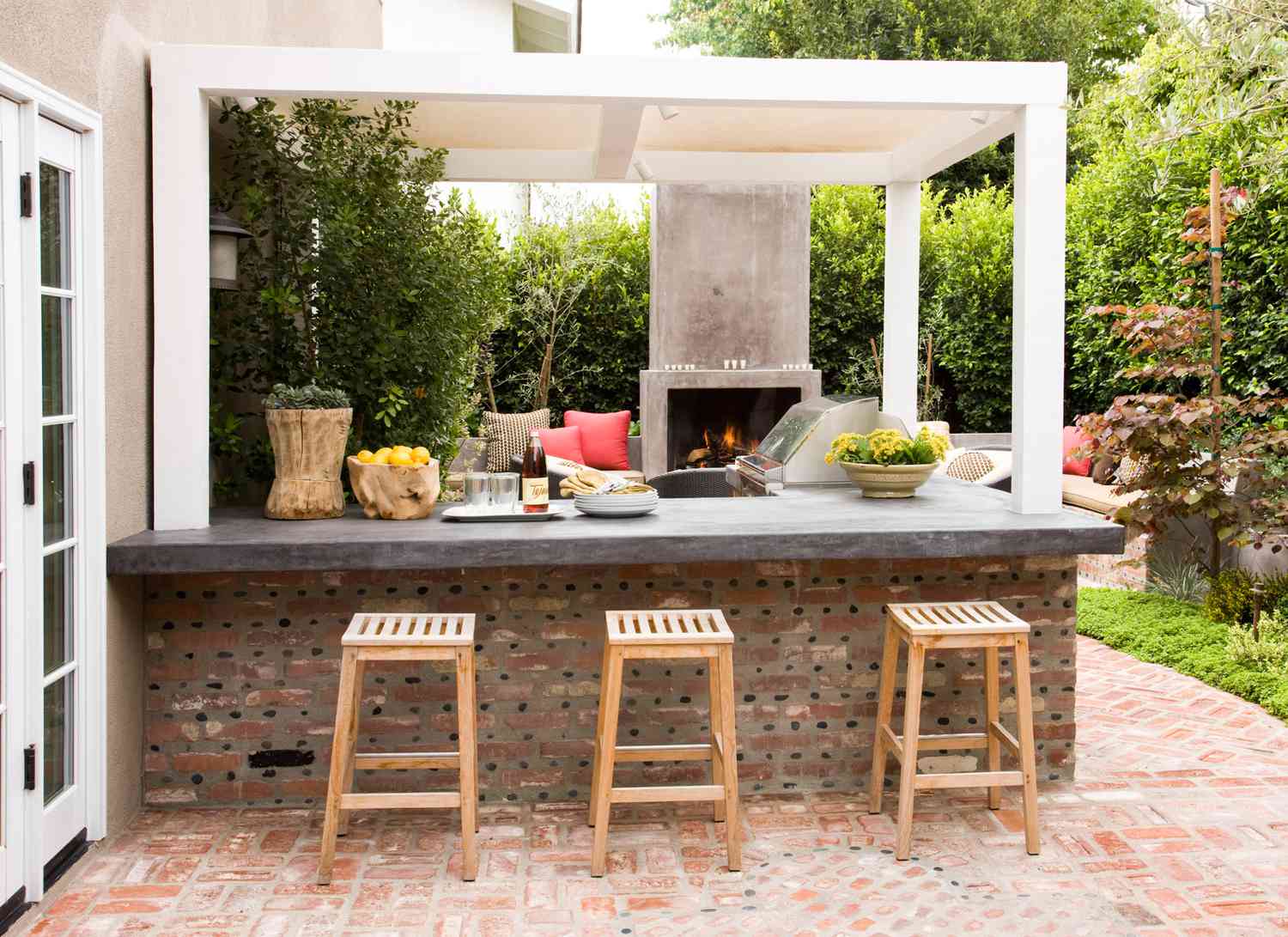 30 Outdoor Bar Ideas Perfect for Entertaining