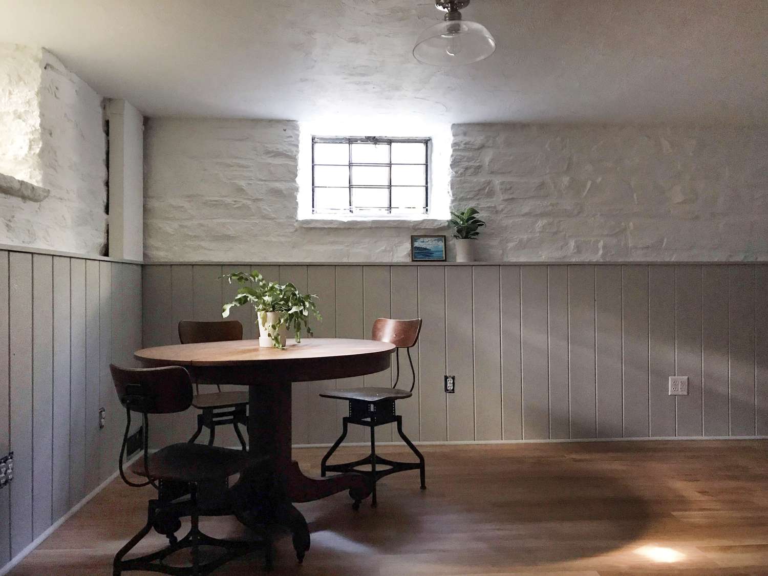 8 Basement Paint Colors Interior Designers Love