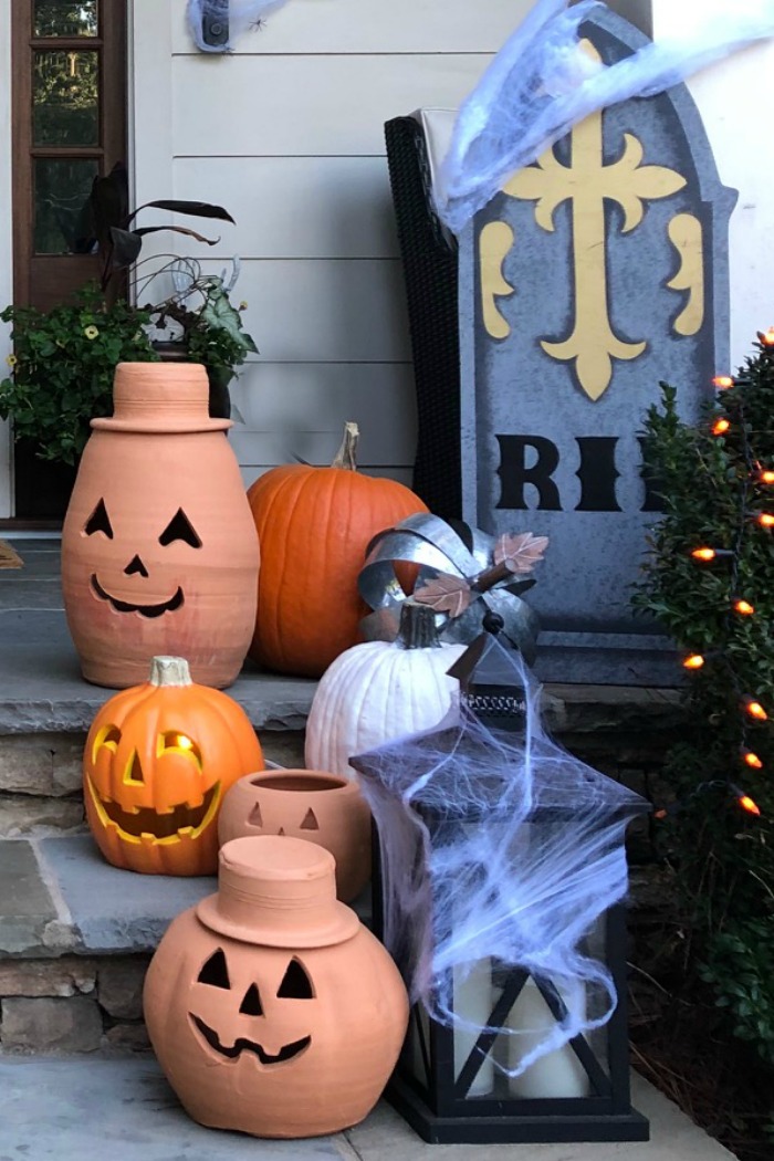 A Halloween Front Porch So Cute, It's Scary! - Southern State of Mind Blog by Heather