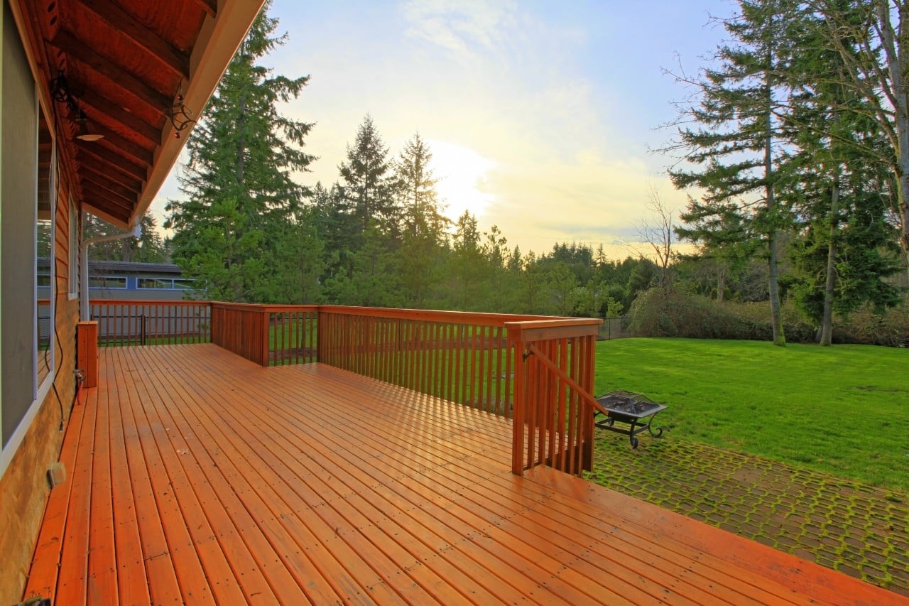 Add a Privacy Fence to Your Deck for More Comfort