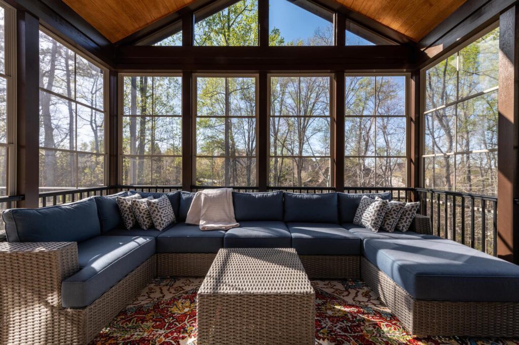 Beautiful Enclosed Porch Design Ideas for a Cozy Space