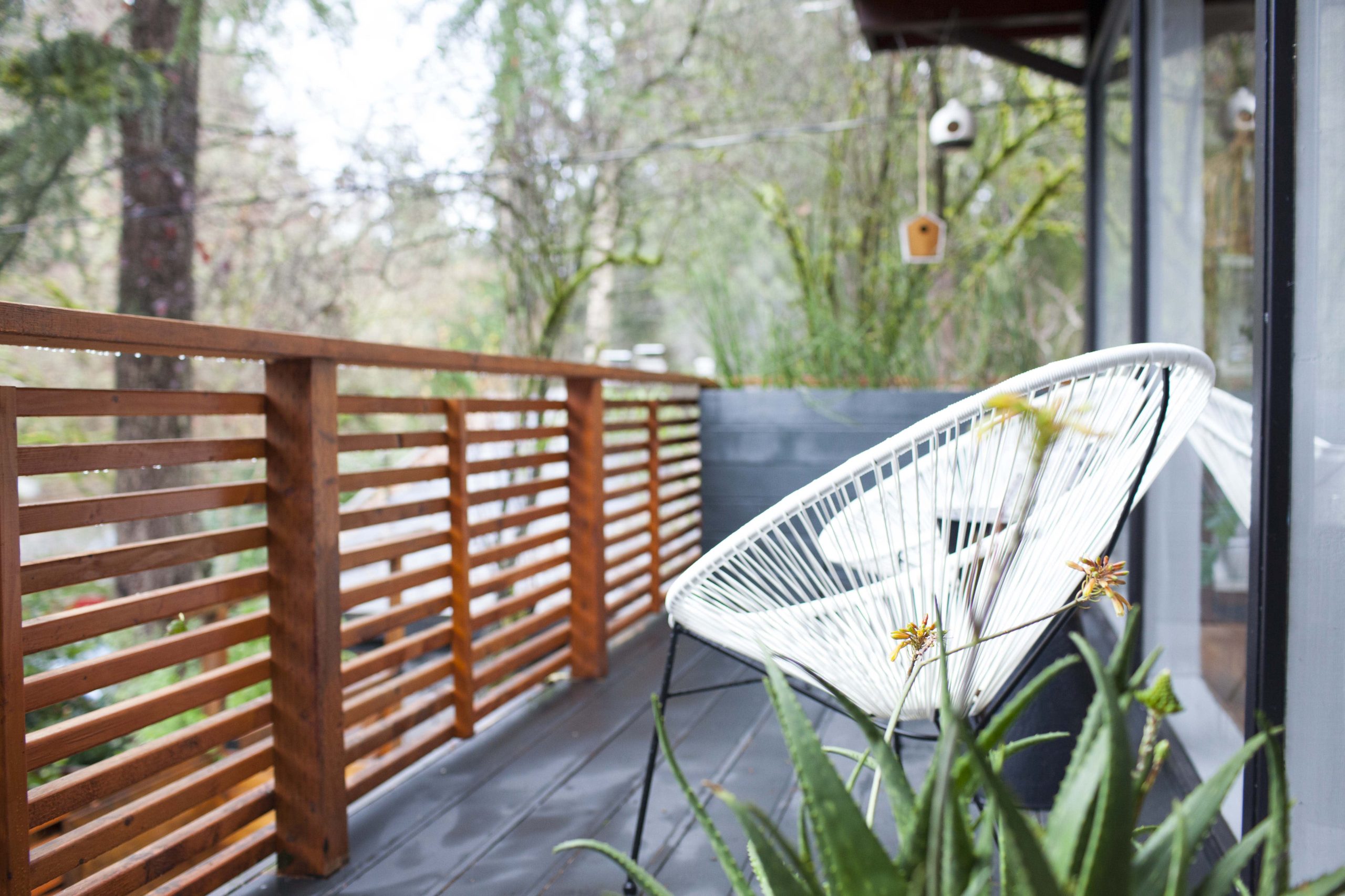 Best Small Outdoor Space Design Ideas - Make Your Small Outdoor Space Feel Big | Apartment Therapy