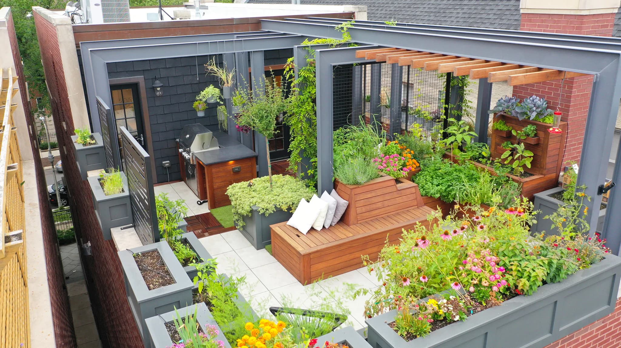 Chicago Roof Deck & Garden | Premier Outdoor Living Spaces
