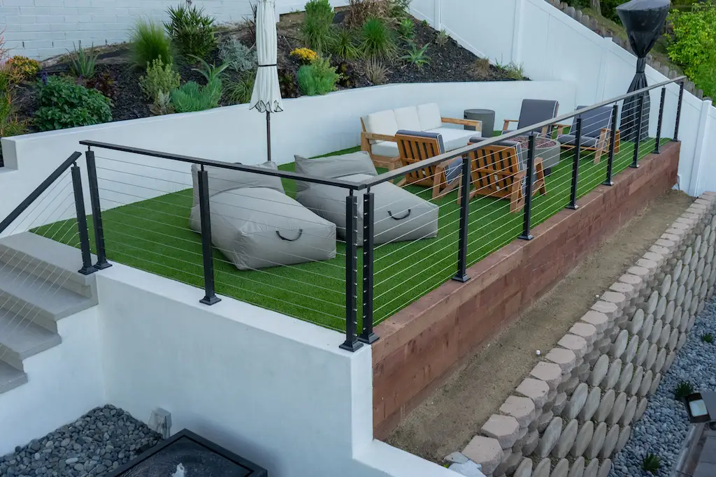 Choosing Deck Railing for Safety & Style