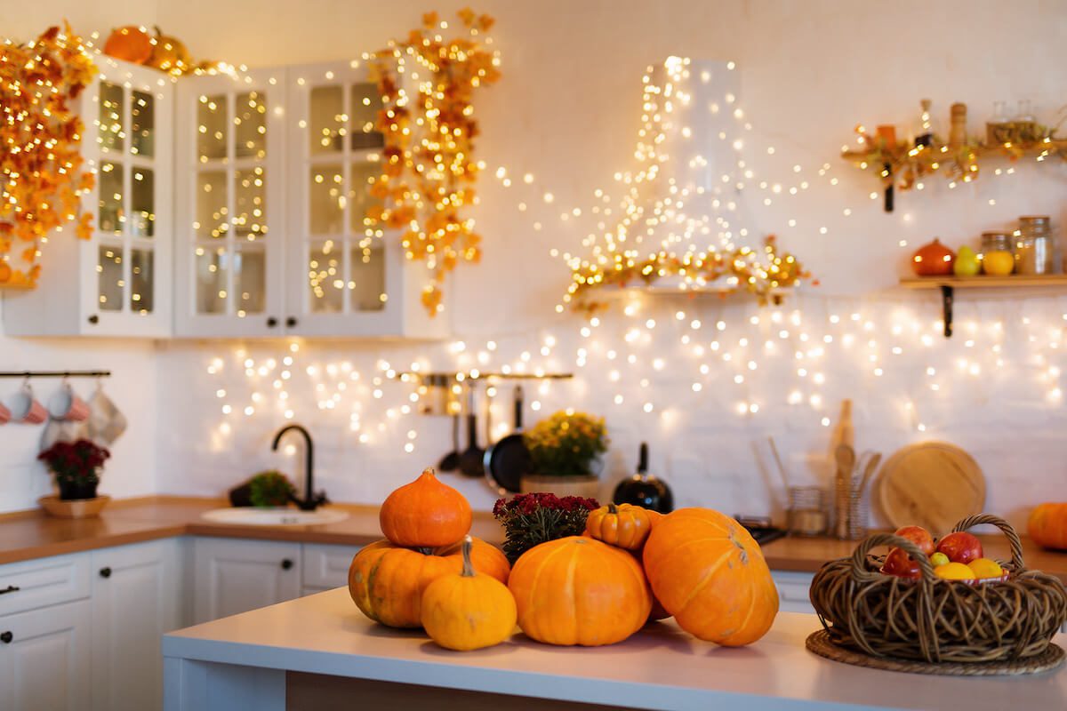 Coaster Furniture - Celebrate the season with these Halloween house decorations