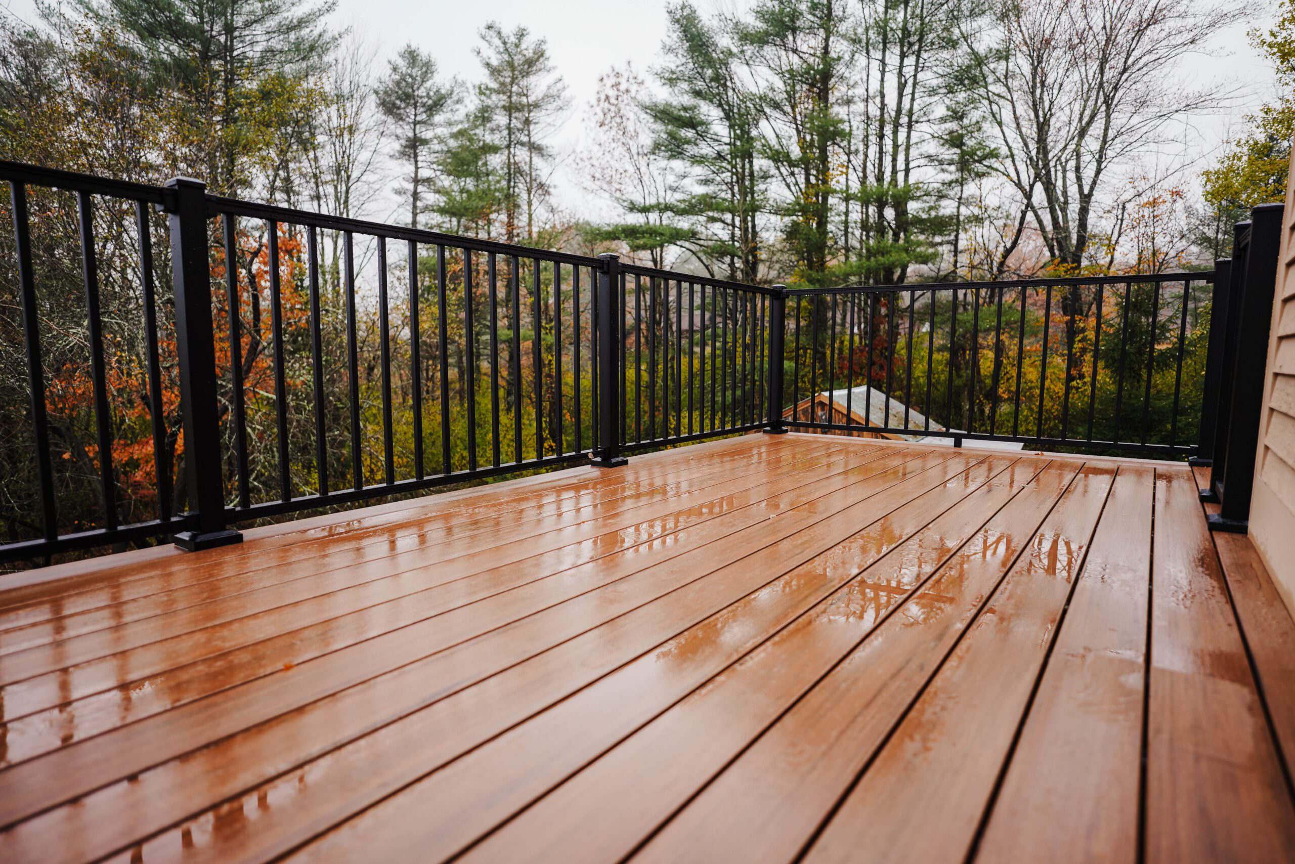 Composite Decking That Looks Like Real Wood