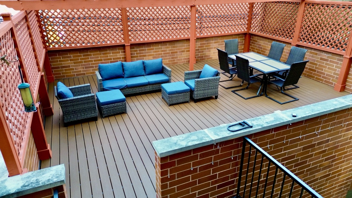 Composite Privacy Screens for Chicago Rooftops | Deck 4 Me