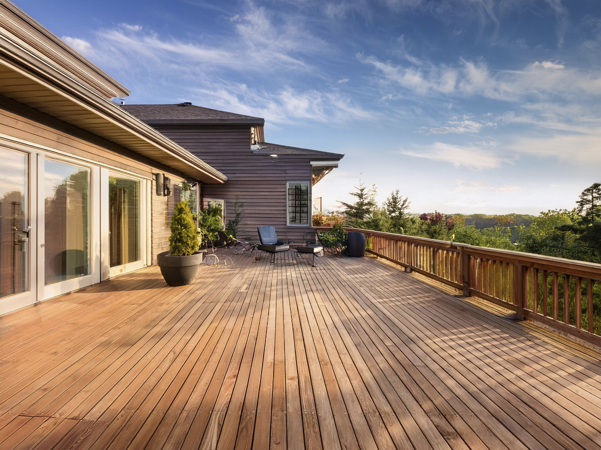 Deck Colour Ideas to Brighten Up Your Outdoor Space