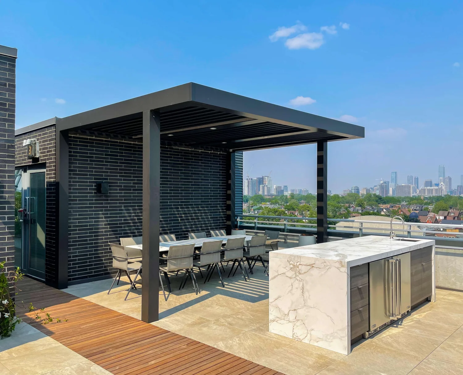 Garden Living — Aluminum Motorized Pergola