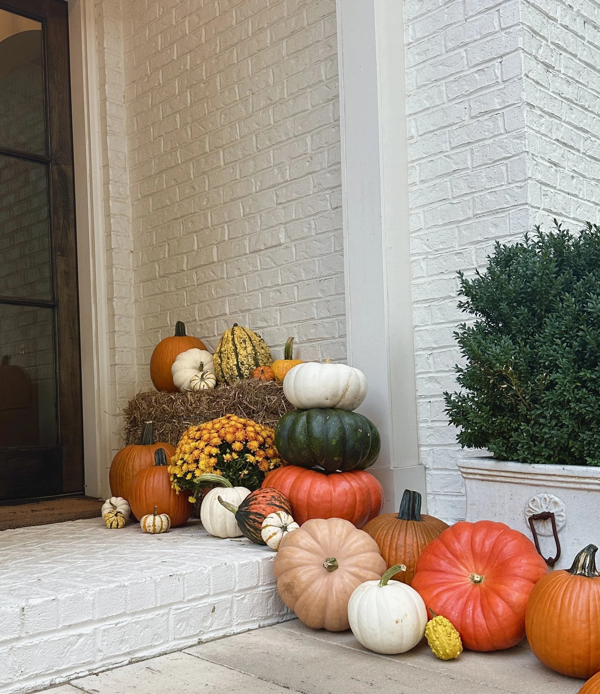 Gather & Gourd | Knoxville Pumpkin Porch Displays