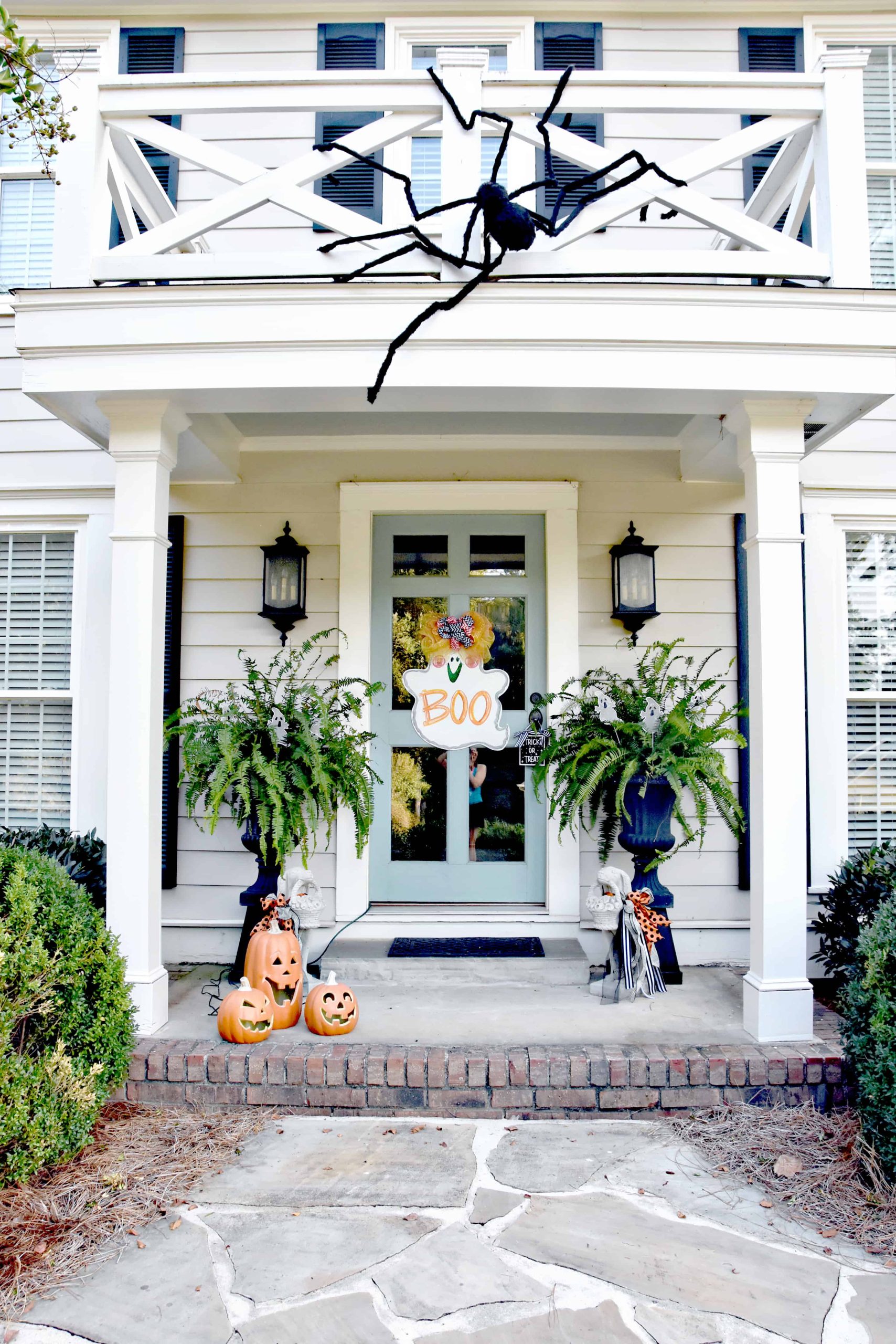 Haunted Halloween Home Tour 2019 {Exterior} – Dixie Delights