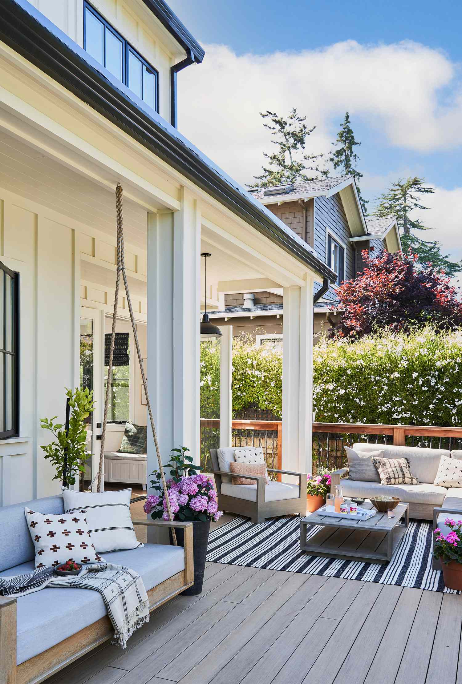 How to Pick Deck Stain Colors to Transform Your Outdoor Space