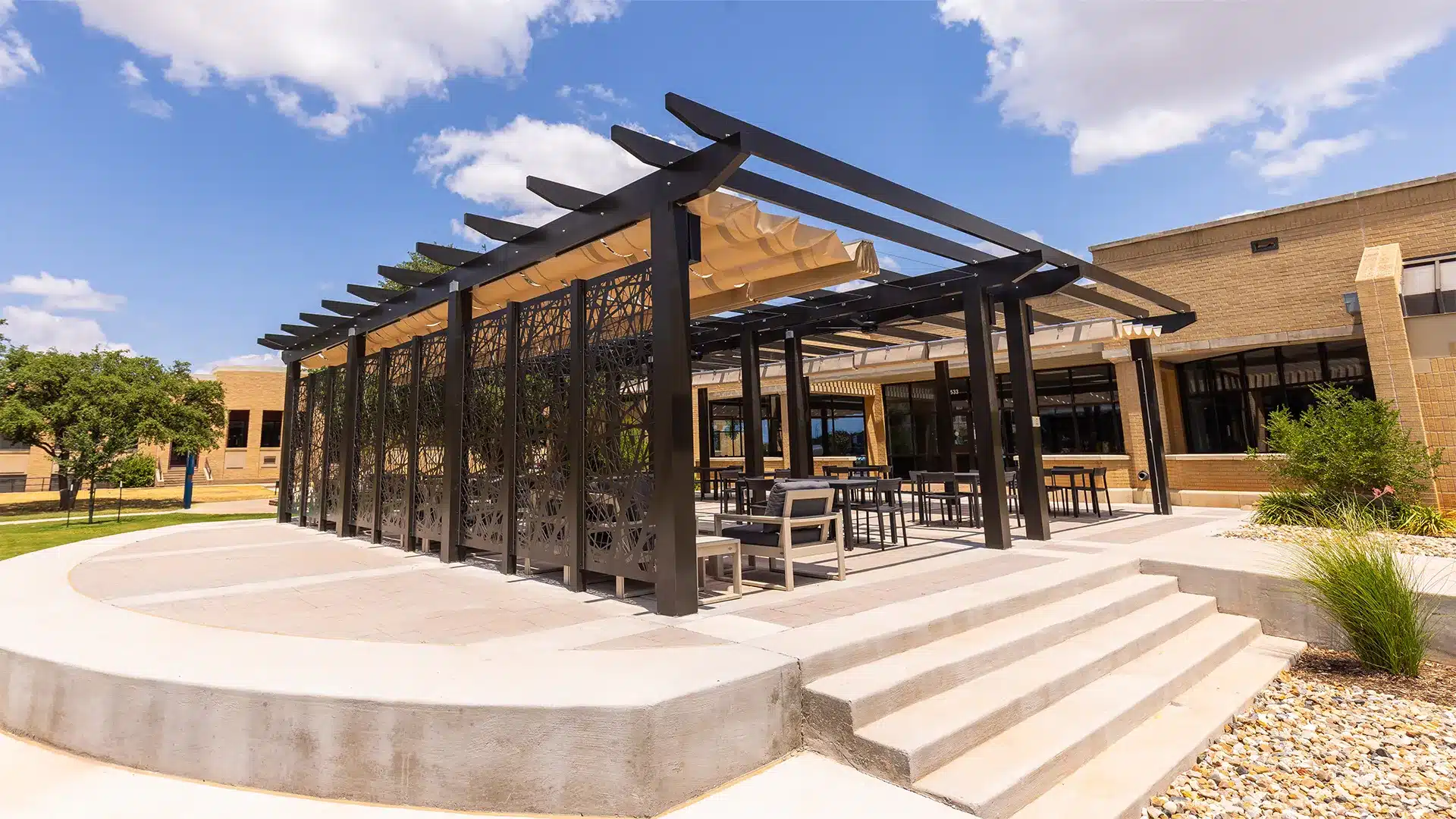 Pergolas with Retractable Canopies Create Beautiful Outdoor Spaces For Businesses - Trex Pergola