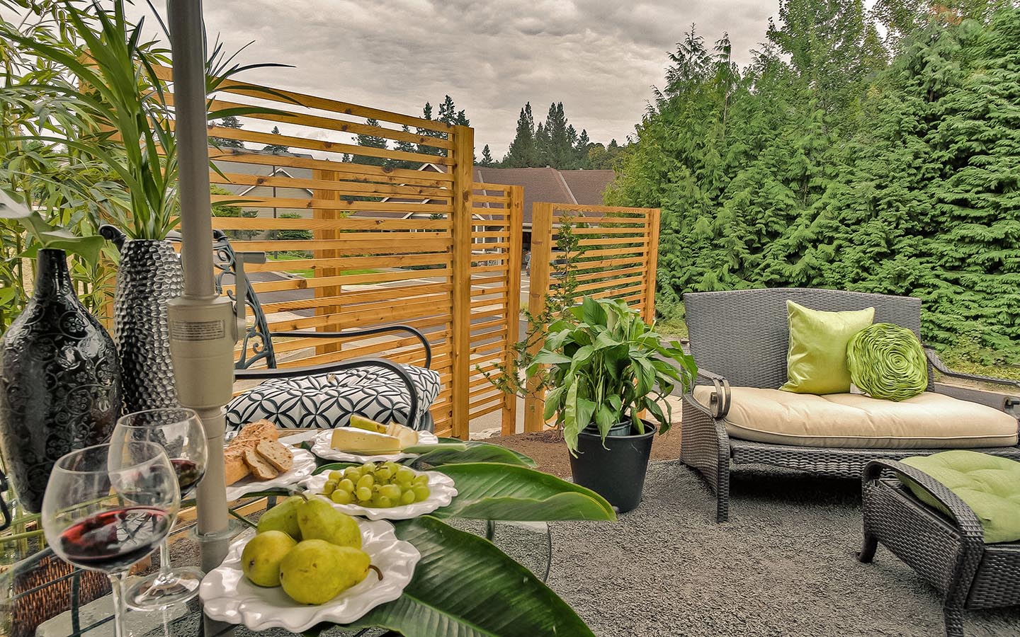 Privacy Screen Structures in Landscape Design - Premier Backyard Living