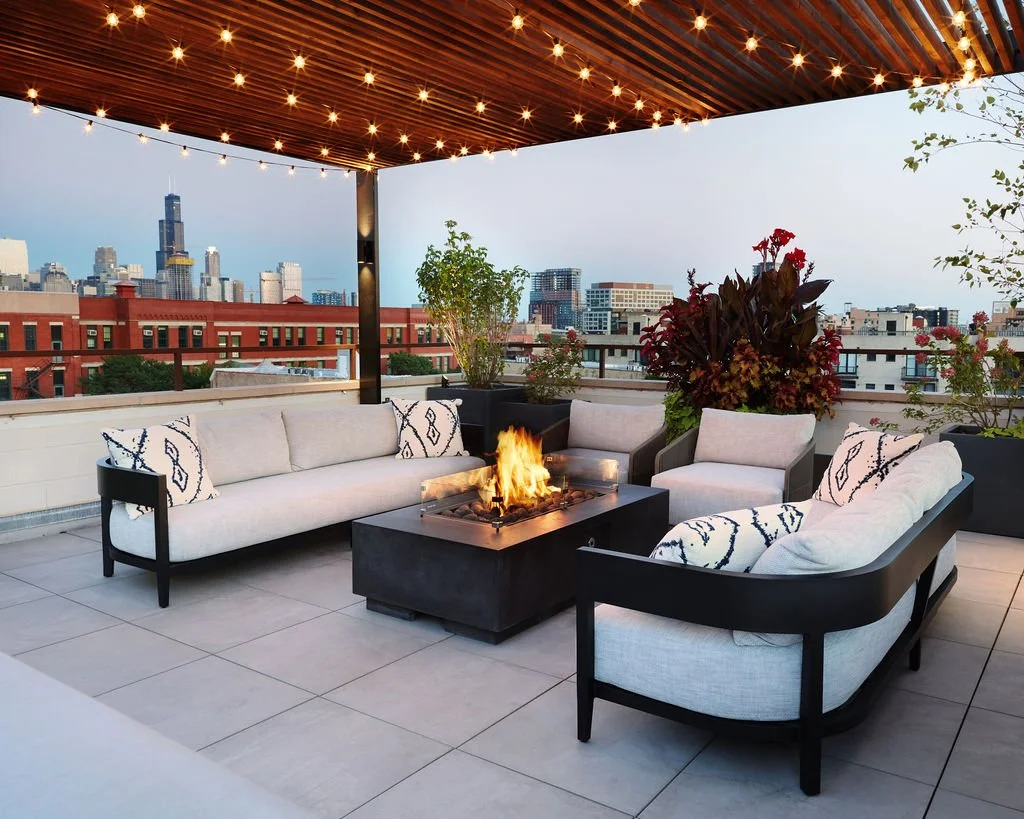 Rooftopia | Rooftop Decks, Gardens & Urban Landscapes -West Town Contemporary Rooftop Patio & Lounge | Rooftopia