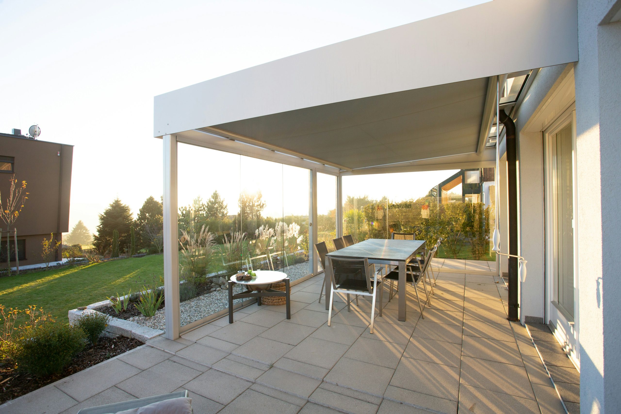 Sommergarten: Terrassenüberdachung mit Verglasung