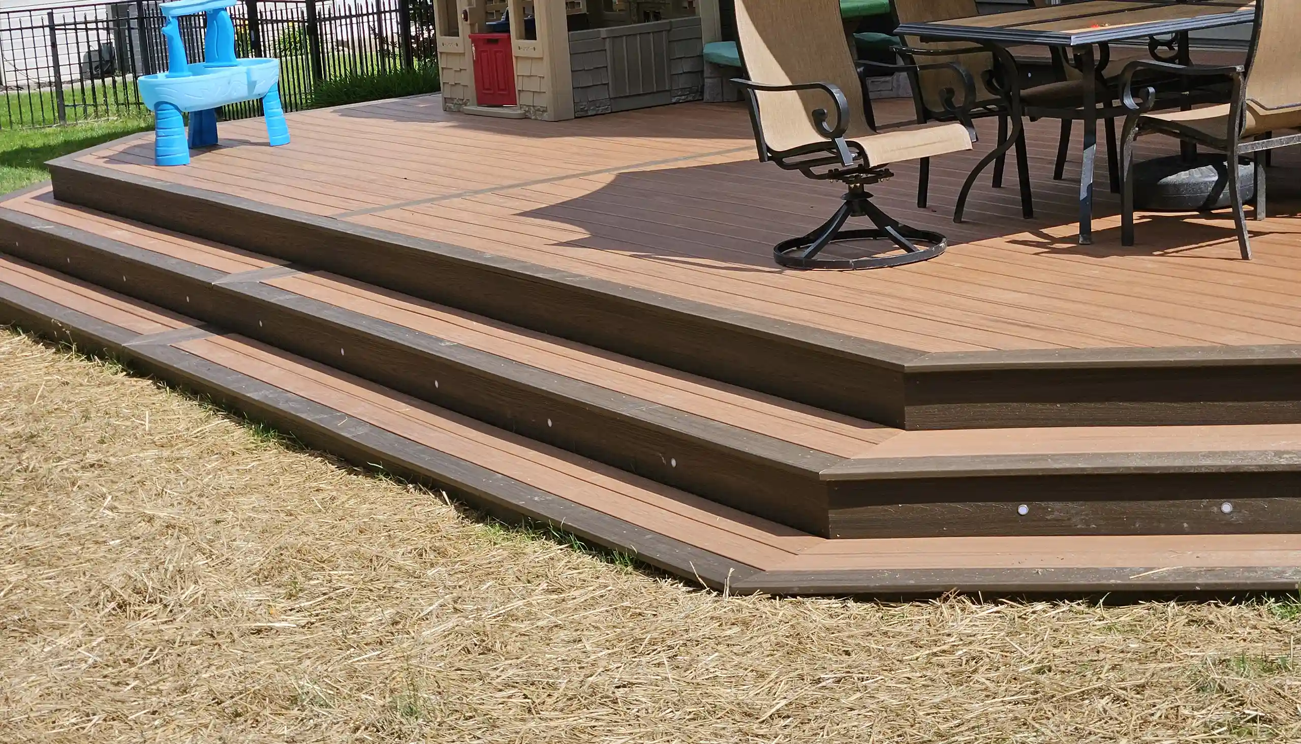 Two-Tone Deck Color Schemes and Design Ideas for Abington Homes