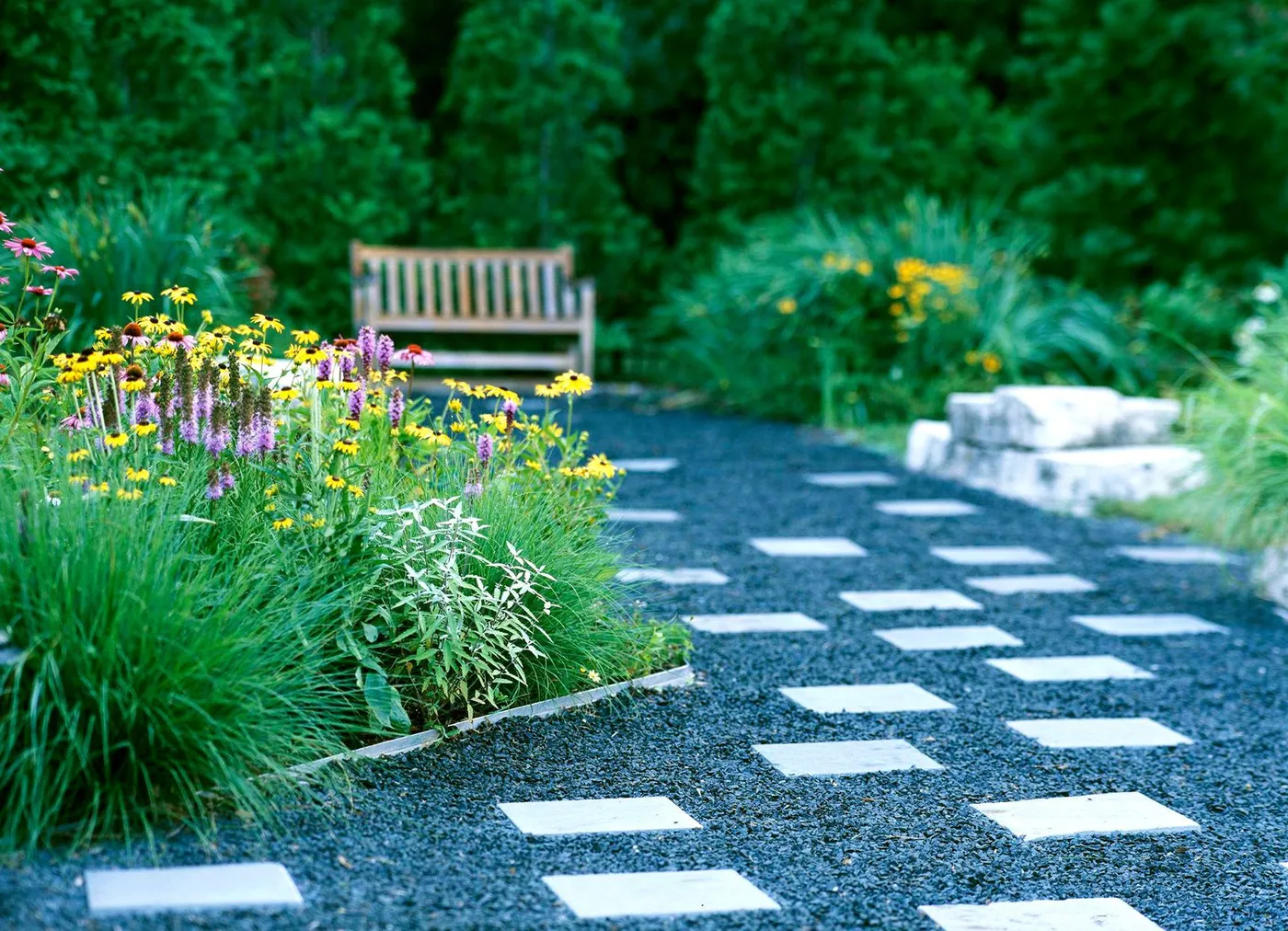 11 Low Maintenance Front Yard Landscaping Ideas