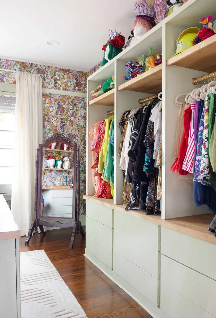 11 Stylish Walk-In Closet Ideas to Decorate and Organize Your Space | Apartment Therapy
