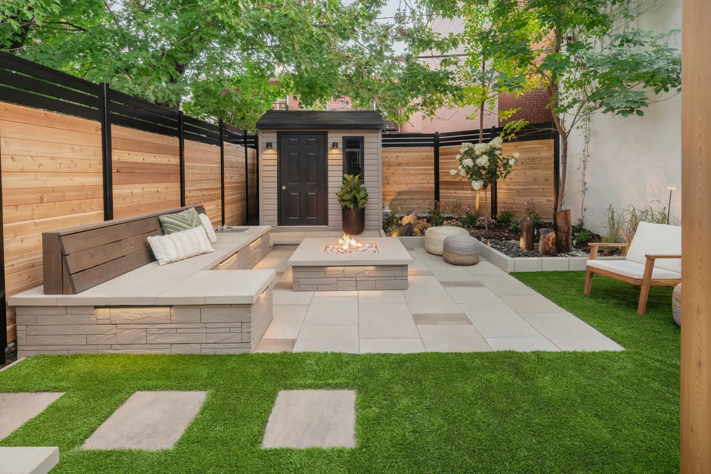 20 Small Backyard Design Ideas｜Techo-Bloc