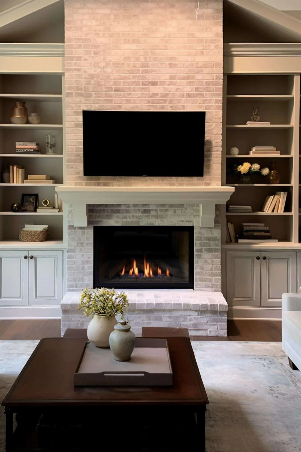 30 Ways To Decorate Your Fireplace With Built-Ins on Each Side