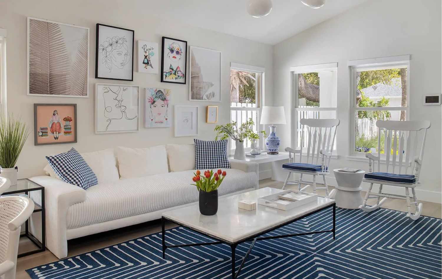 40 Coastal Living Rooms That Feel Like a Day at the Beach
