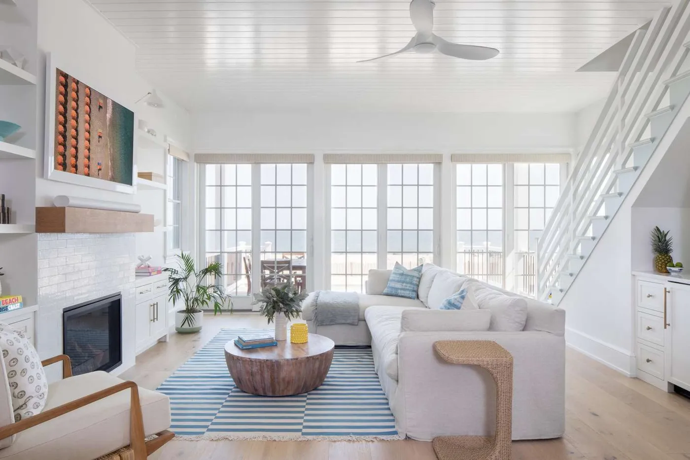 40 Coastal Living Rooms That Feel Like a Day at the Beach