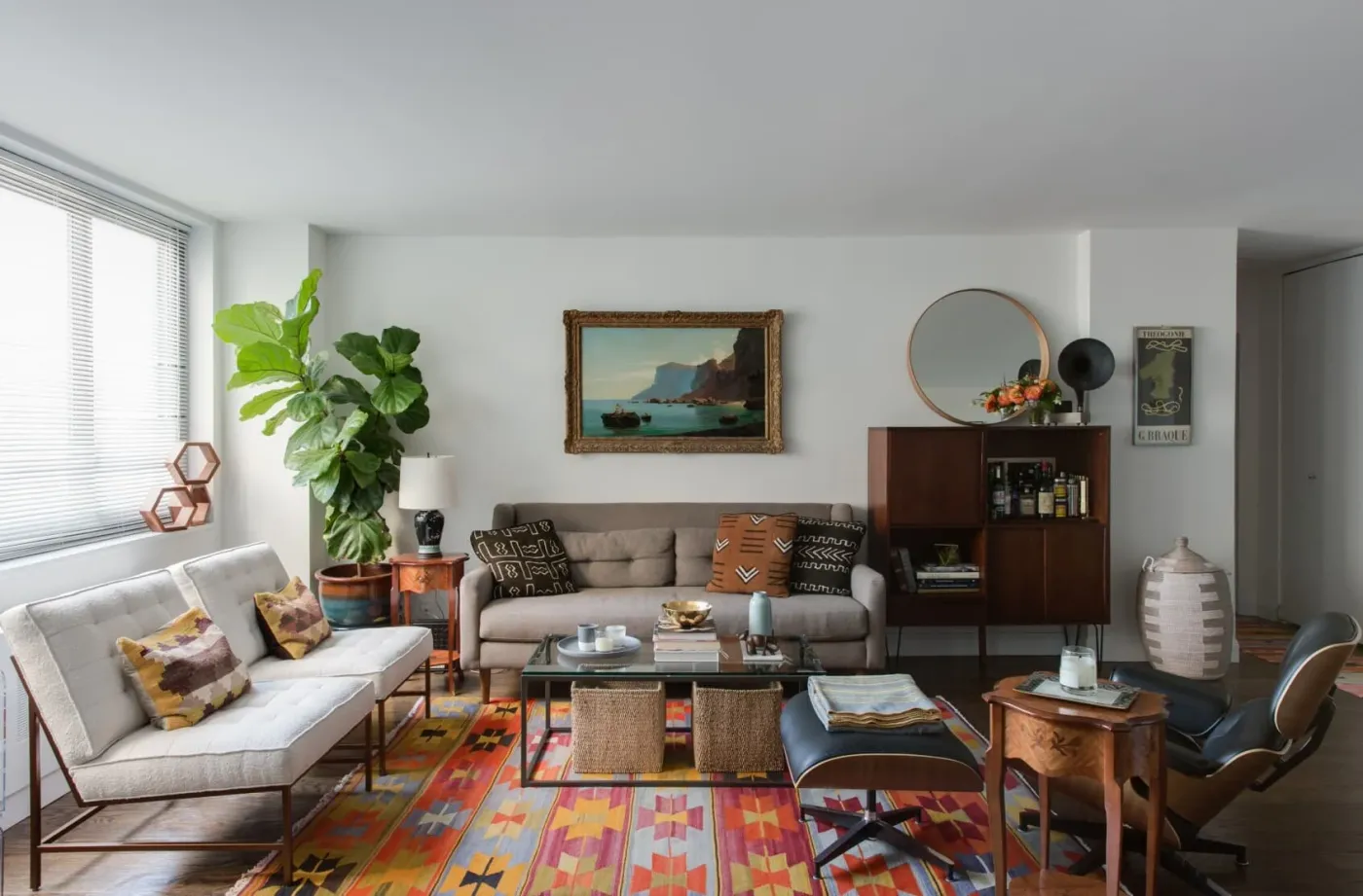 A New York Apartment Filled With “Bookish Warmth” — RESIDE