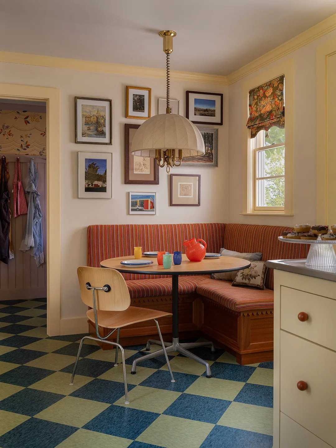 Before & After: A New Hampshire Kitchen Channels a Cheerful 1940s Diner | domino