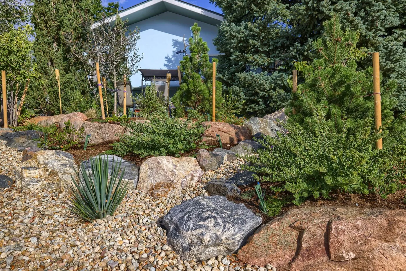 Boulder Retaining Walls & Rock Features | Custom Landscape